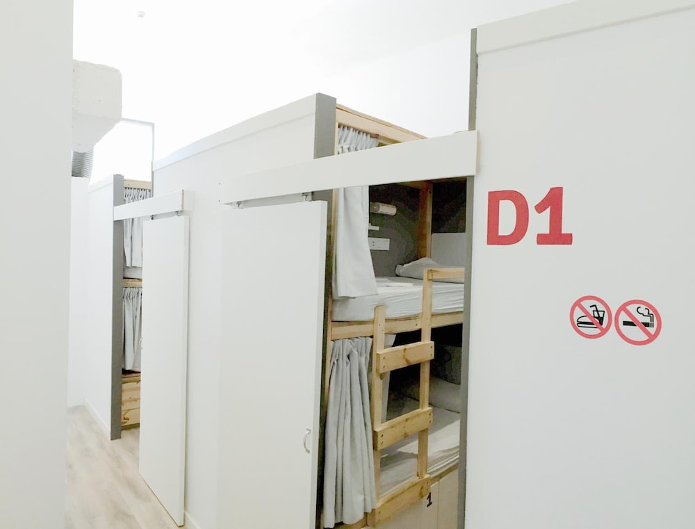 Basic Shared Dormitory, Mixed Dorm (4 beds in a room with 4 beds) photo 3