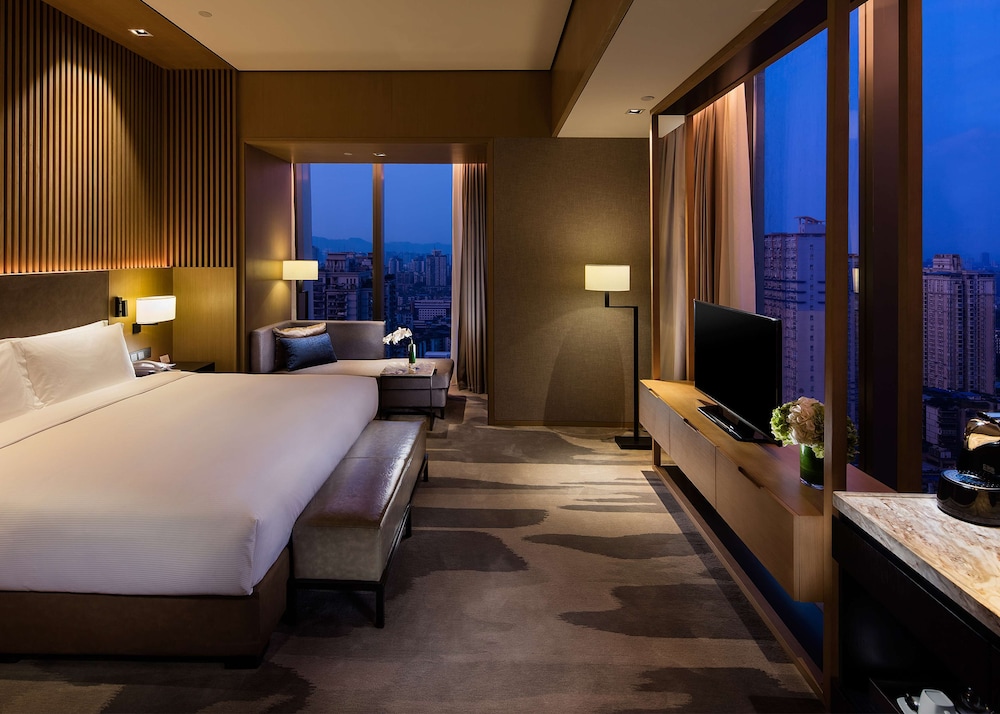 Ambassador Room, Suite, 1 King Bed