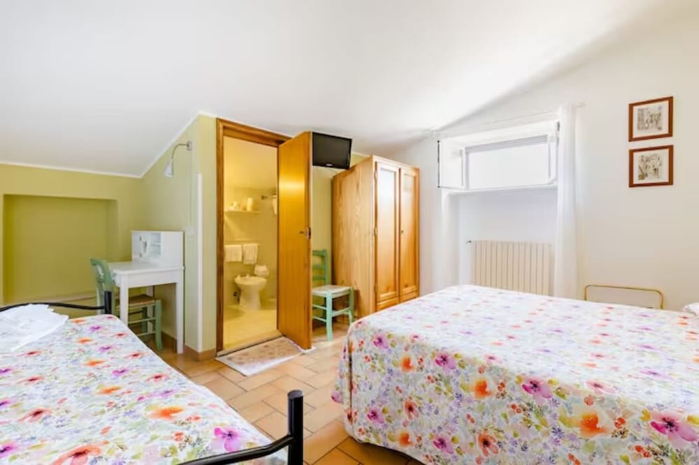 Triple Room