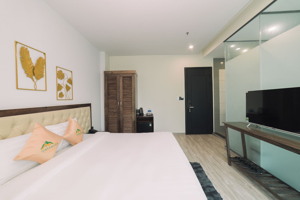 Superior Double Room, Bathtub photo 3