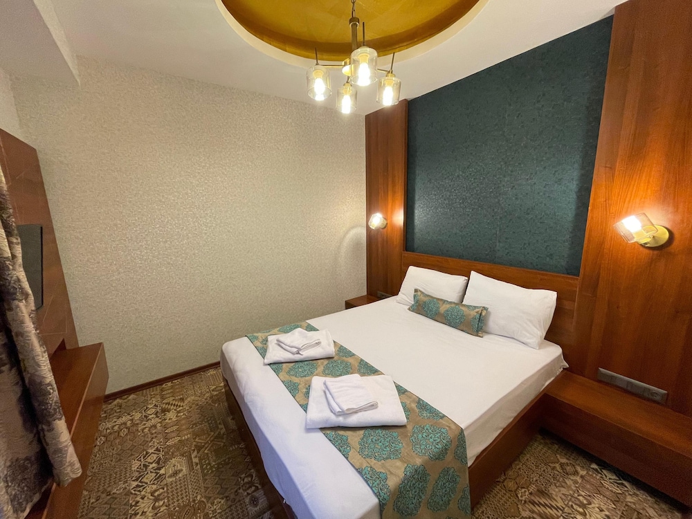 Standard Double Room, Balcony, Garden View