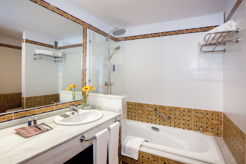 Superior Double Room, Sea View - Photo 4