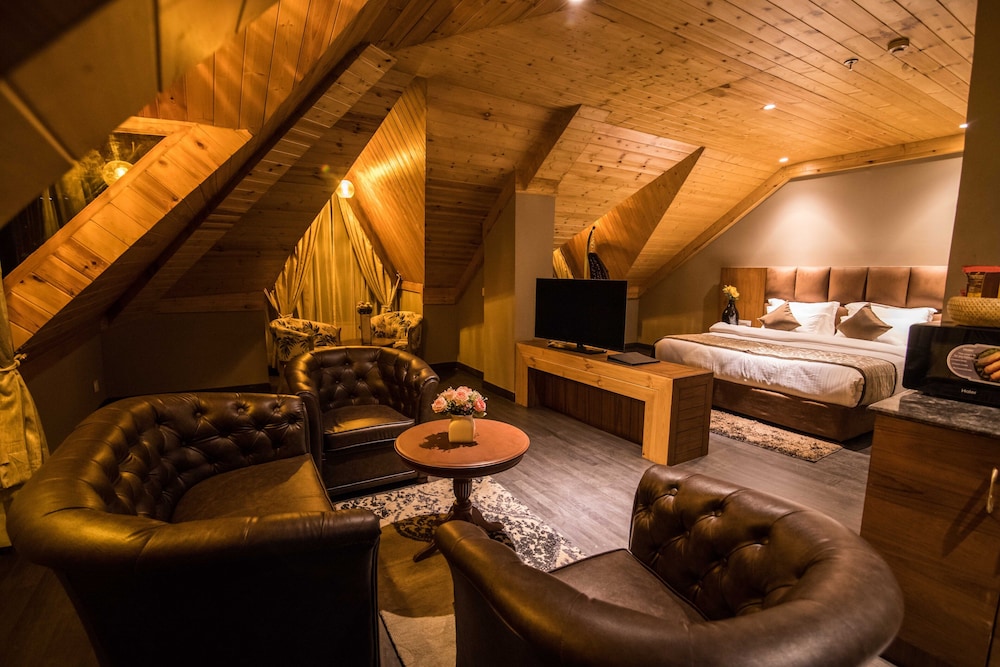Luxury Room, Balcony - Photo 18
