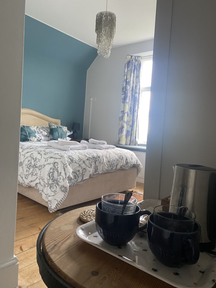 Superior Double Room, Ensuite, Sea View (Turquoise) photo 3