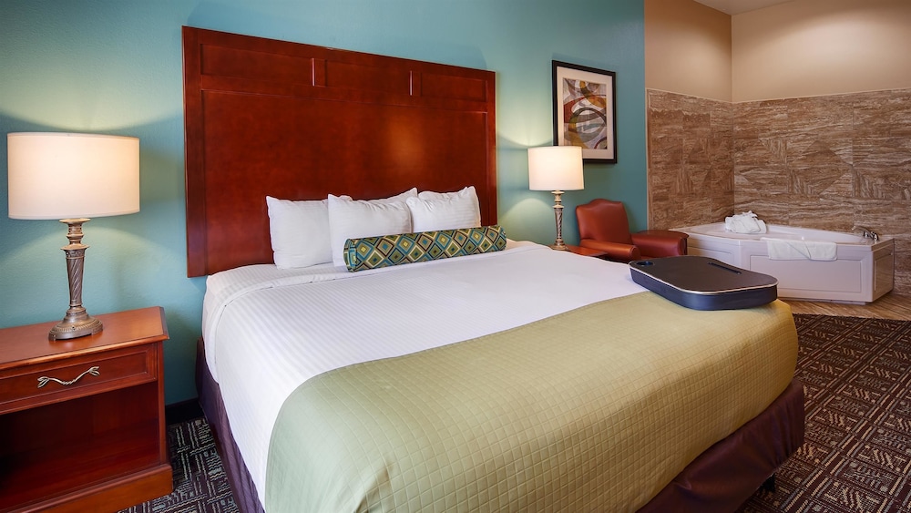 Suite, 1 King Bed, Non Smoking, Jetted Tub