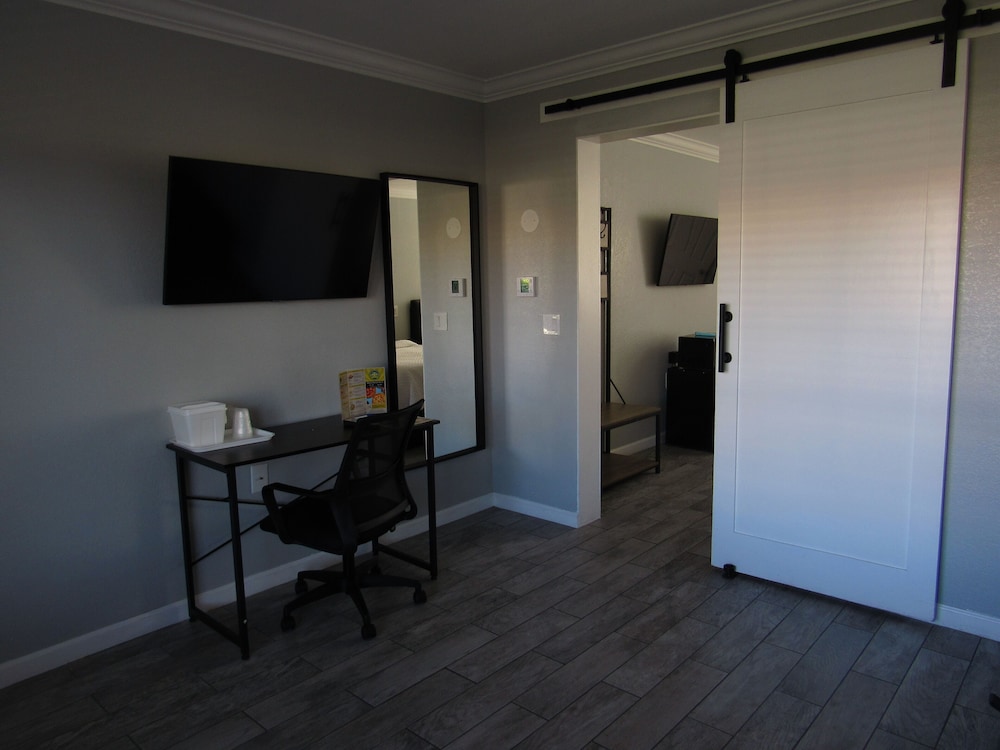 Suite, 2 Queen Beds (2 Queen Bed Suite) - Photo 5