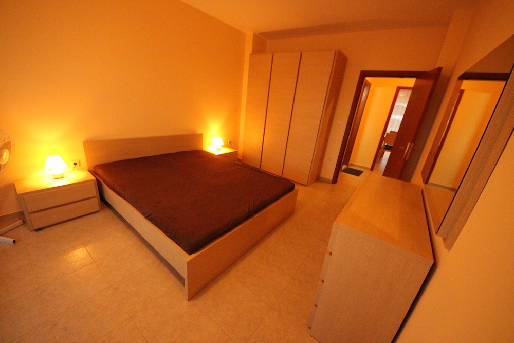 Superior Apartment, Pool View (5 Adults)
