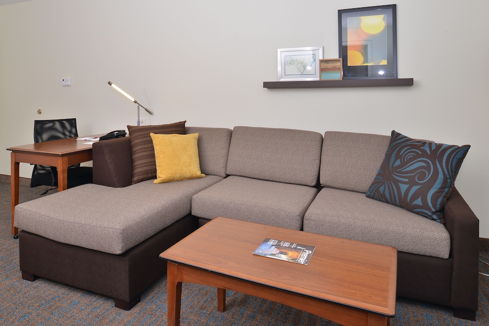 Suite, 1 Bedroom - Photo 4