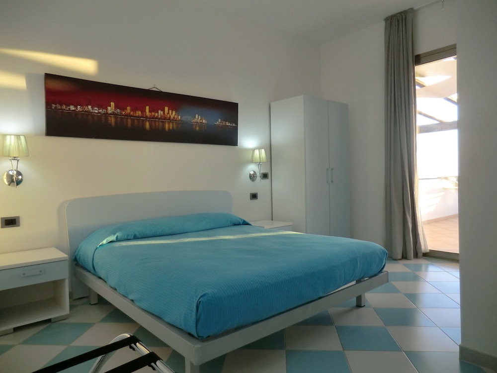 Panoramic Double Room, 1 Bedroom, Ensuite, Sea View photo 1