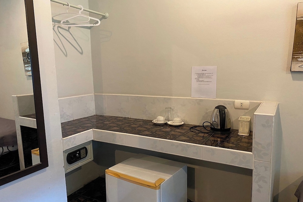 Standard Twin Room - Photo 5