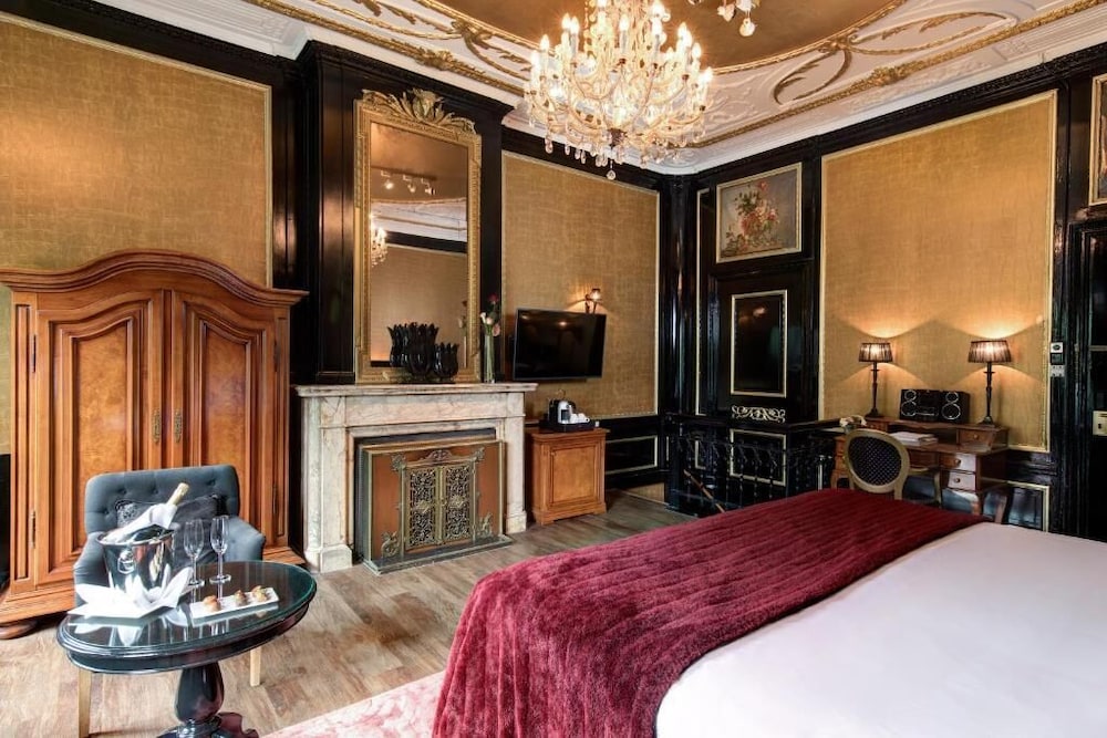 Royal Suite (Split Level)
