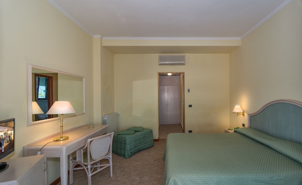 Comfort Triple Room photo 2