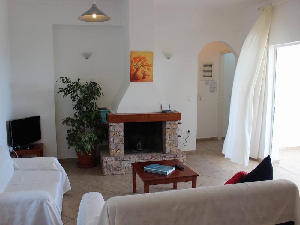 Villa photo 2