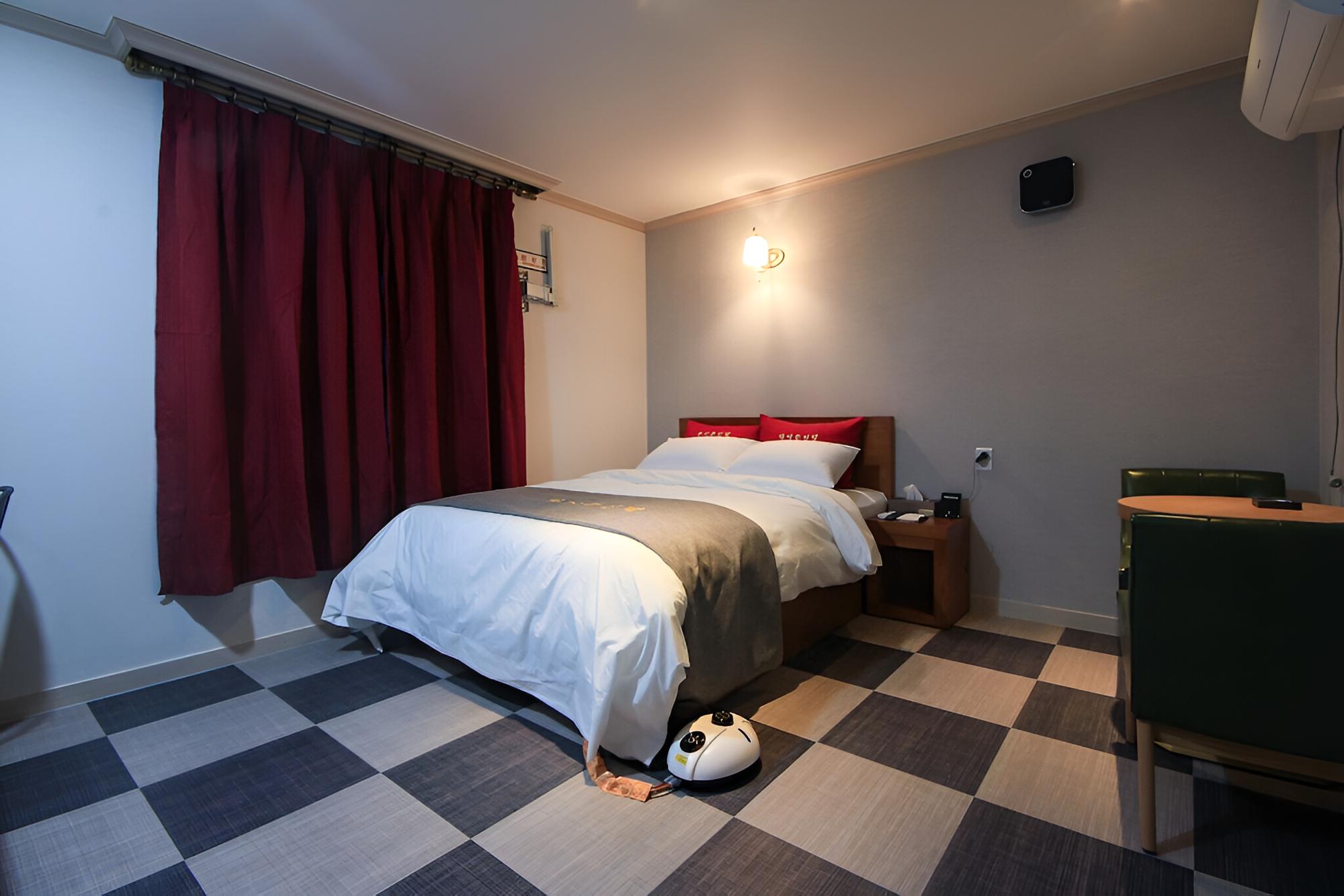 Room (General room (hot water mat room insp) - Photo 3