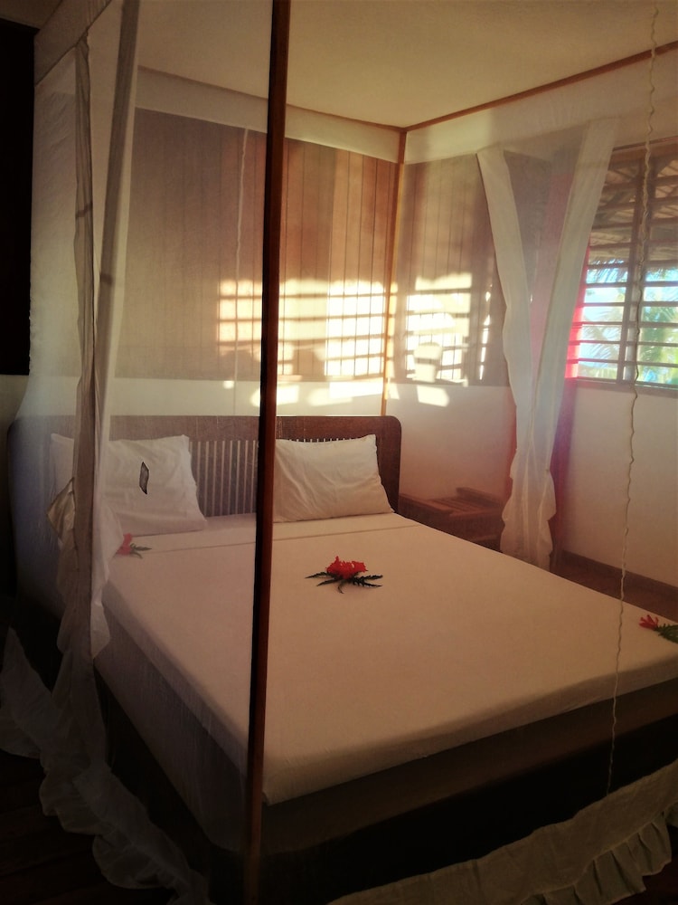 Classic Bungalow, Beach View, Beachfront photo 1