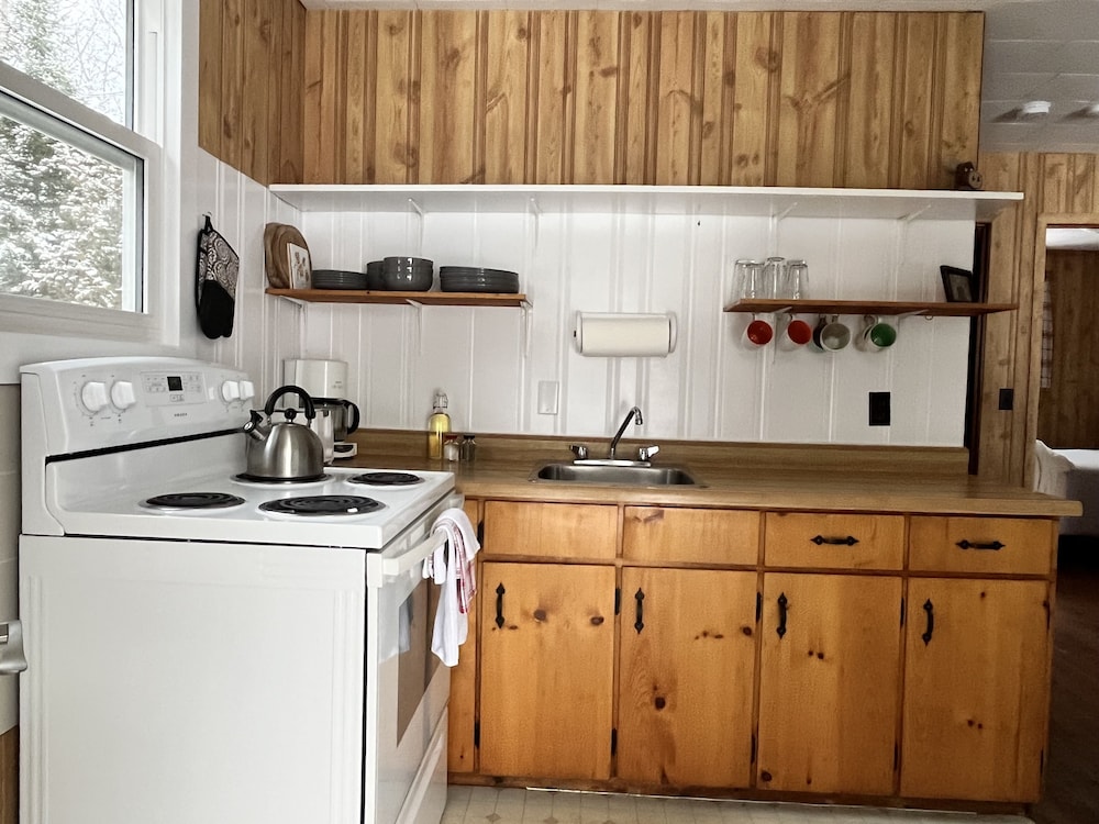 Cottage 3 Waterfront with Wi Fi and TV photo 2