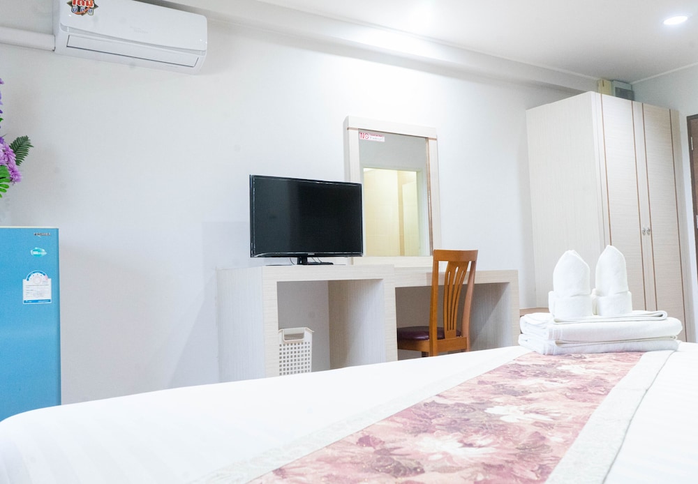 Standard Twin Room - Photo 3