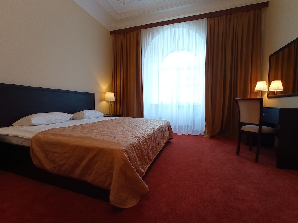 Deluxe Double Room (Single Use)