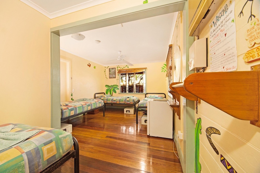 Deluxe Shared Dormitory, Mixed Dorm (4 Bed) photo 1