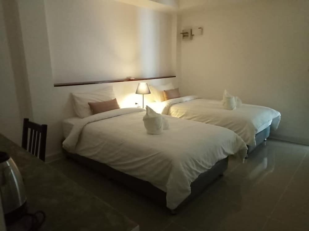 Deluxe Twin Room - Photo 6