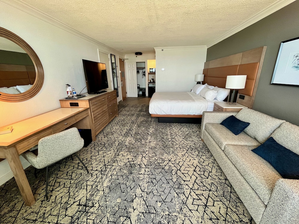 Room, 1 King Bed with Sofa bed, Balcony, Partial Ocean View - Photo 10