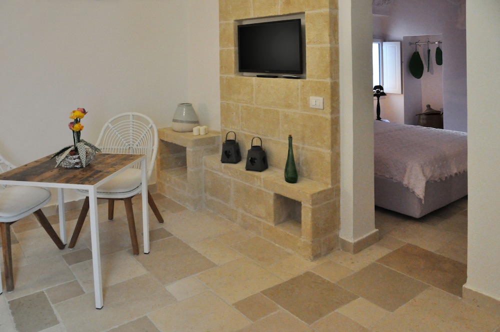 Luxury Suite, Courtyard View (Poseidonia)