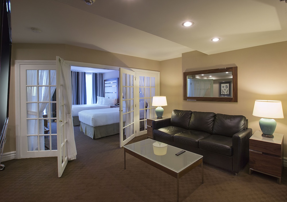 Executive Suite - Photo 1