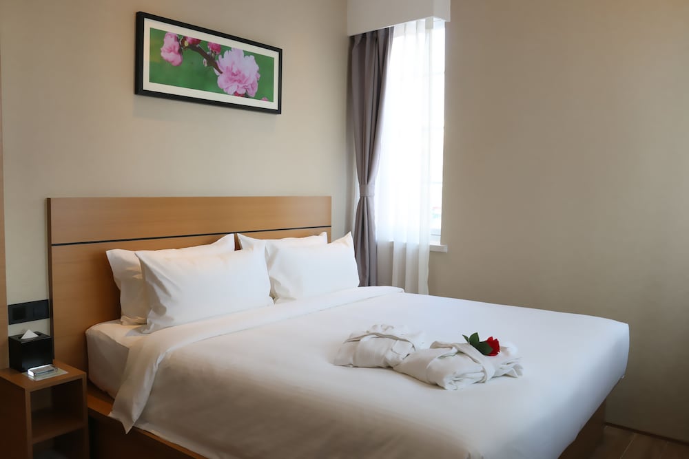 Standard Double Room (Low Floor)