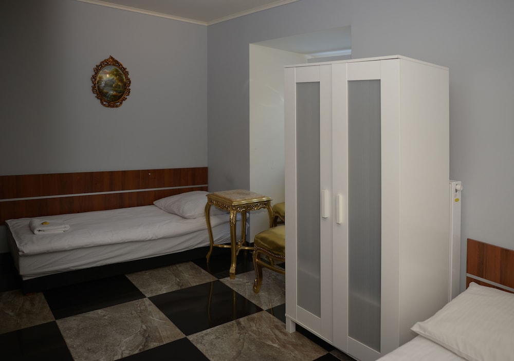 Triple Room - Photo 8
