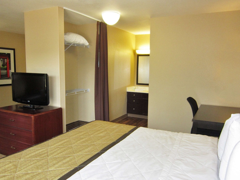 Deluxe Studio, 1 King Bed with Sofa bed, Non Smoking photo 2