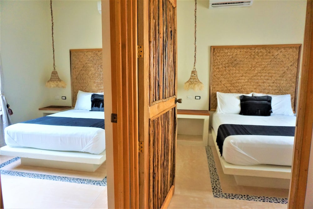 Luxury Villa - Photo 1
