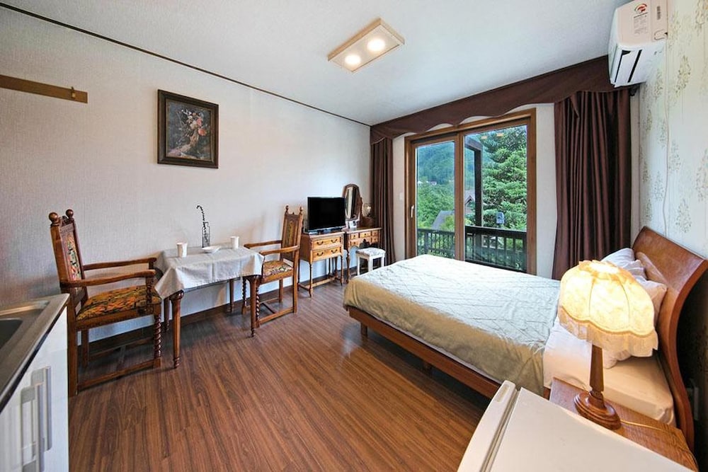 Basic Room, 1 Bedroom (A-type  ( Couple )) - Photo 1