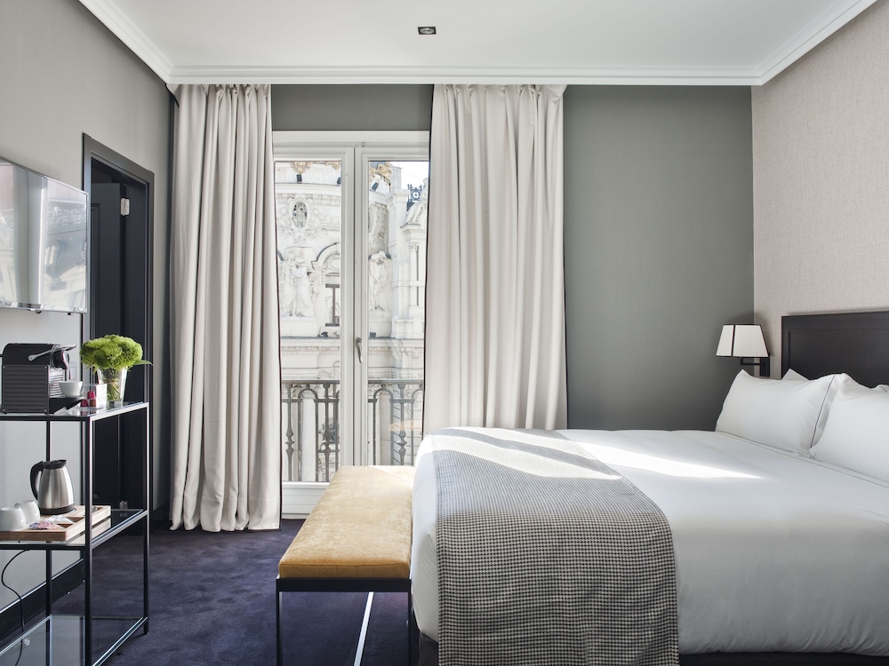 Deluxe Room, City View