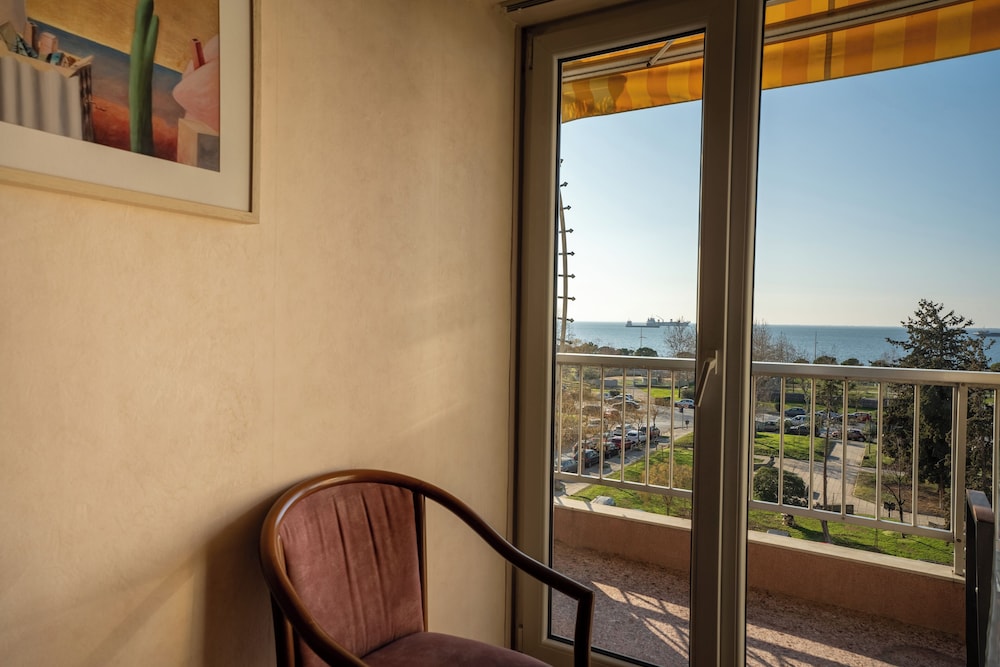 Triple Room, Balcony, Sea View - Photo 4