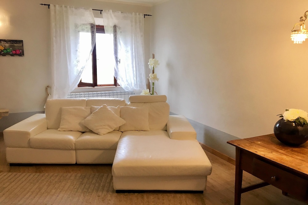 Villa photo 3