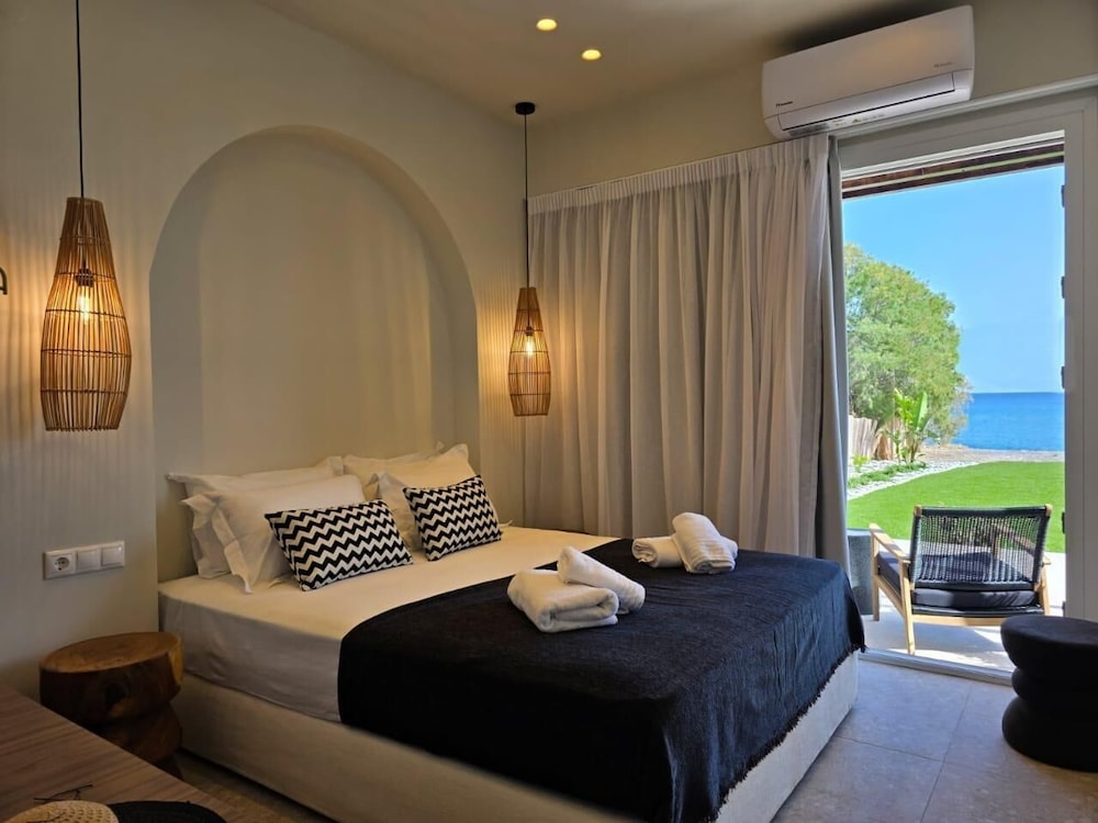 Luxury Villa, Beach View photo 1