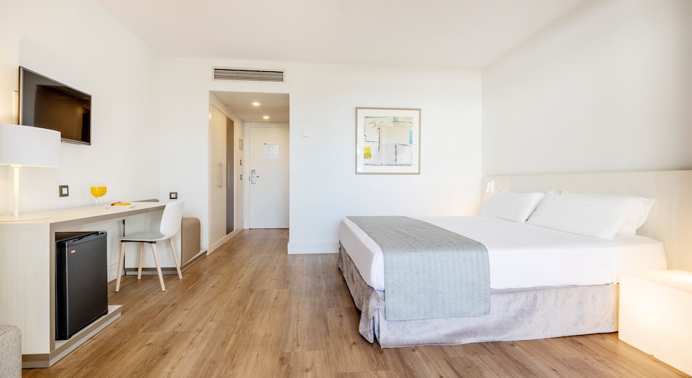Family Quadruple Room - Photo 2