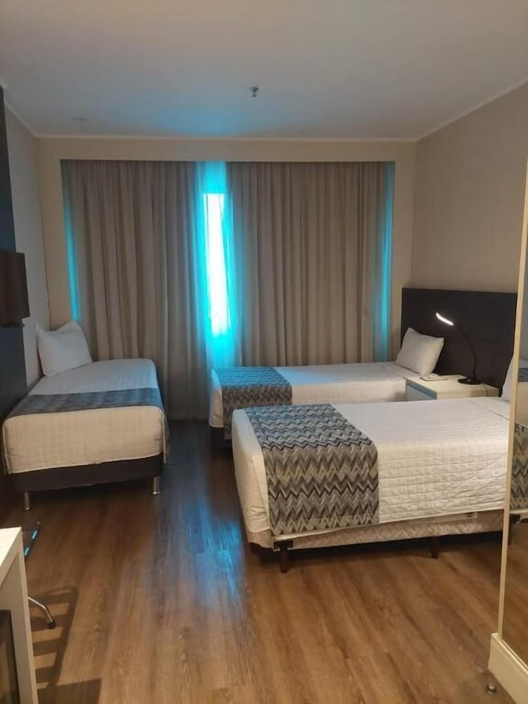 Standard Triple Room, Multiple Beds photo 3