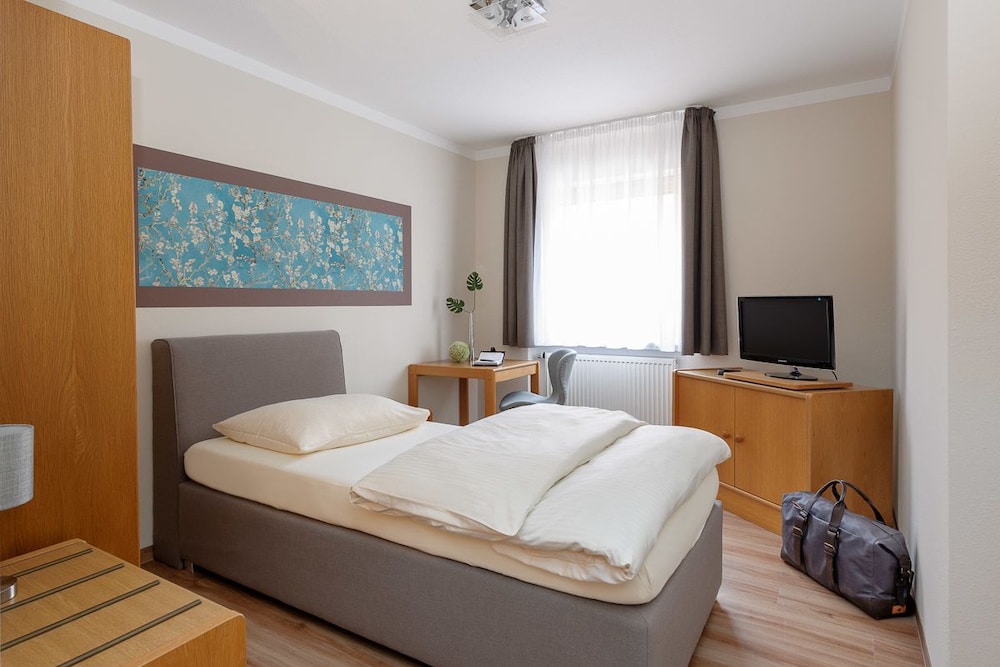 Single Room photo 3