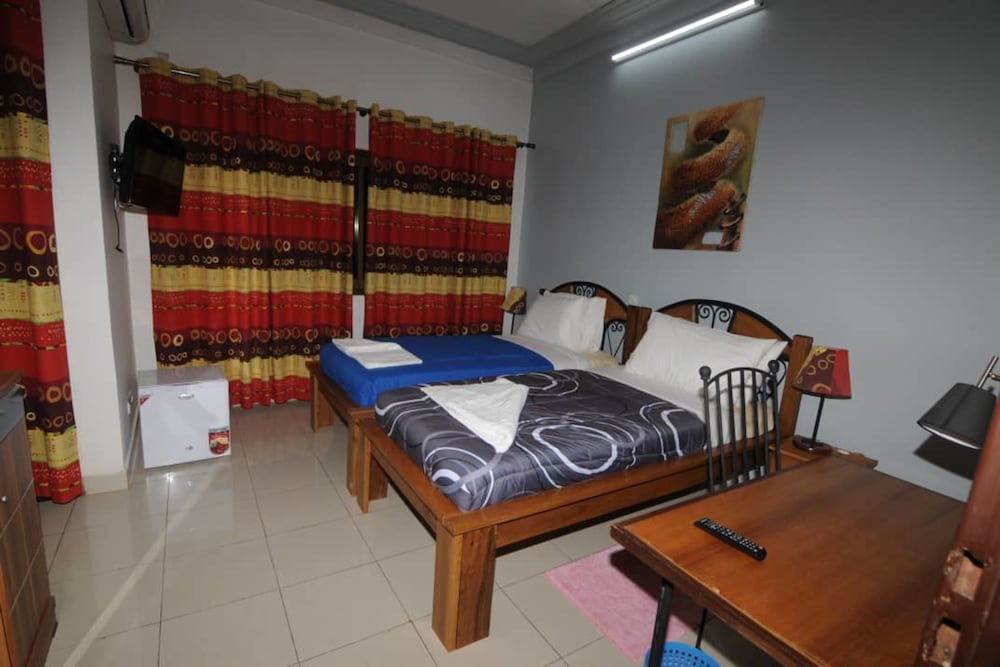 Senior Apartment, 2 Queen Beds, Non Smoking photo 3