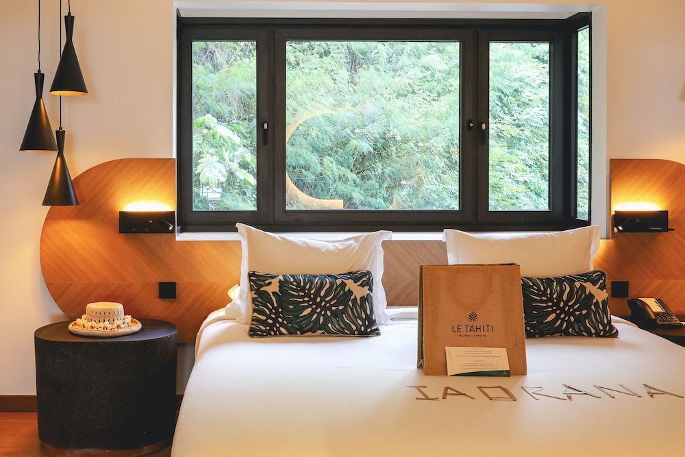 Signature Suite, 2 Bedrooms, Hot Tub, Oceanfront