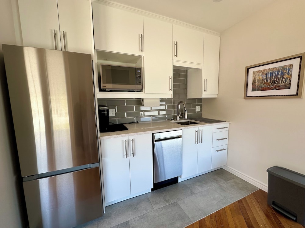 Executive Suite (No Pets Allowed) photo 1