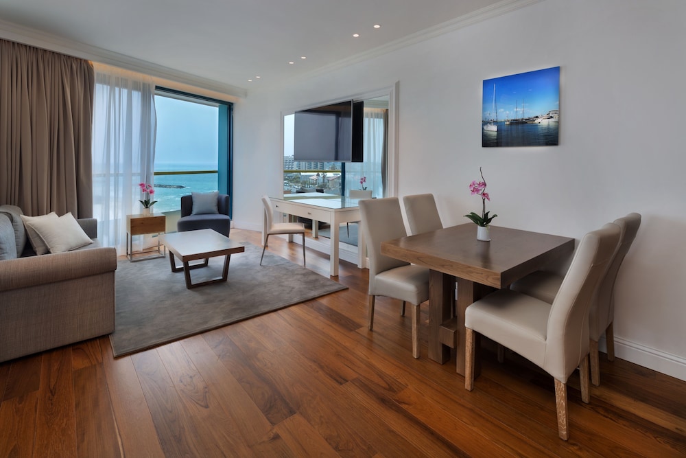 Executive Suite Sea View