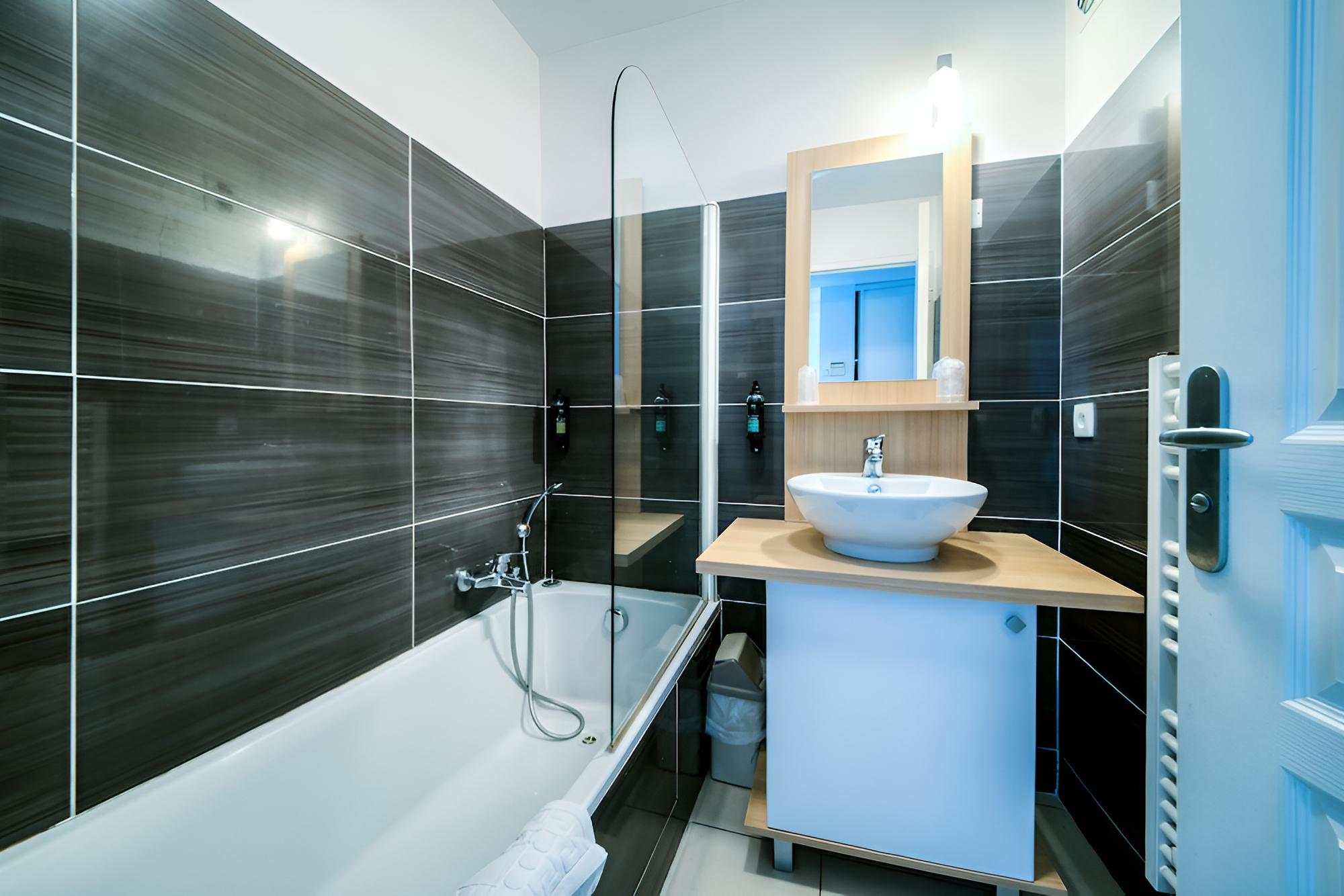 Condo, 1 Bedroom photo 2