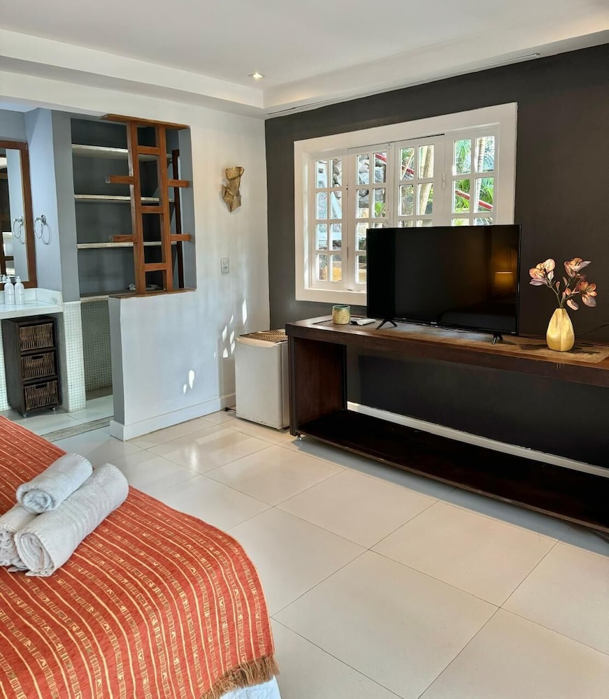 Superior Triple Room, Bathtub photo 3