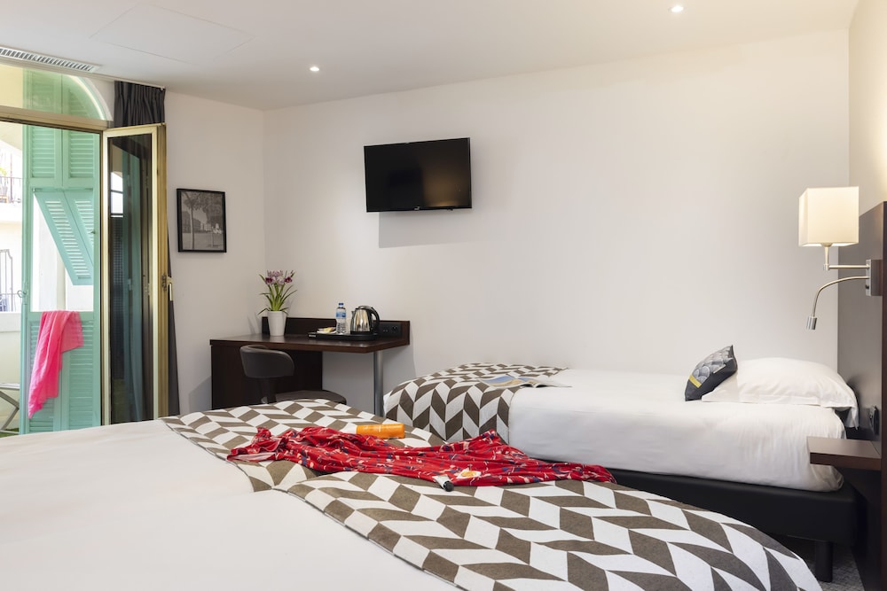 Classic Triple Room - Photo 2