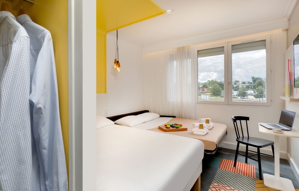 Standard Double Room, 1 Double Bed with Sofa bed - Photo 5