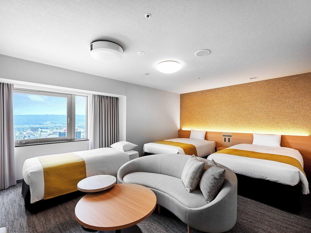 Moderate Double Room With CASTLE view and ONE queen size bed. (Non-smoking) (For 1 person) - Photo 1