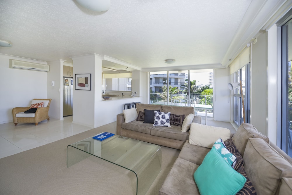 2 Bdrm Garden View Apartment