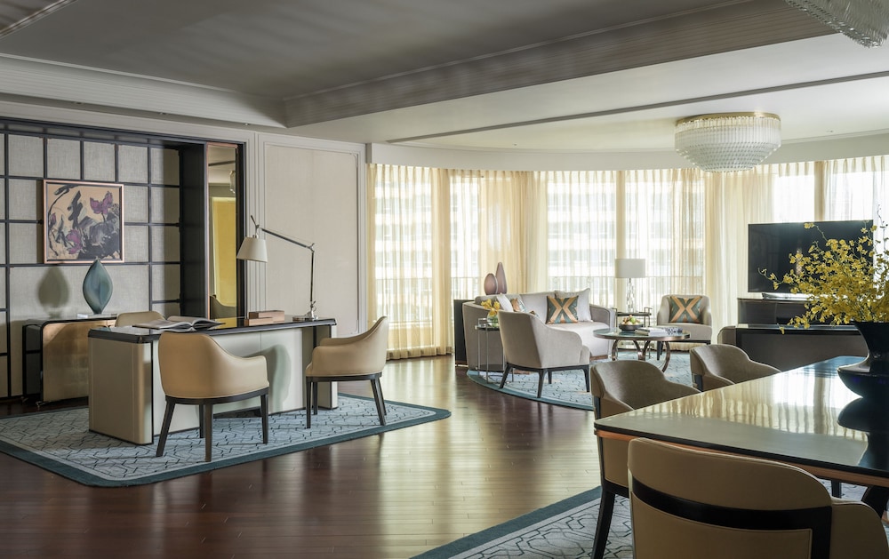Suite, 1 Bedroom (Ambassador) - Photo 3